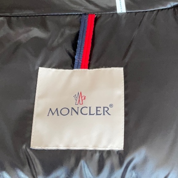 Like new Moncler coat - Picture 6 of 8